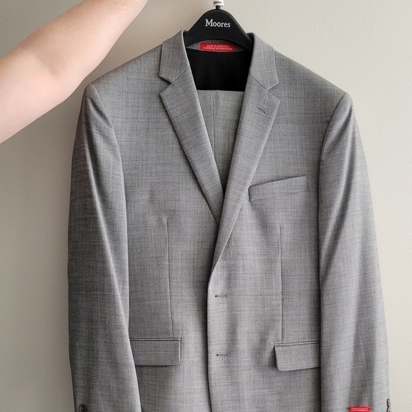 Kenneth Cole Awareness 2 pc Suit - Picture 1 of 6